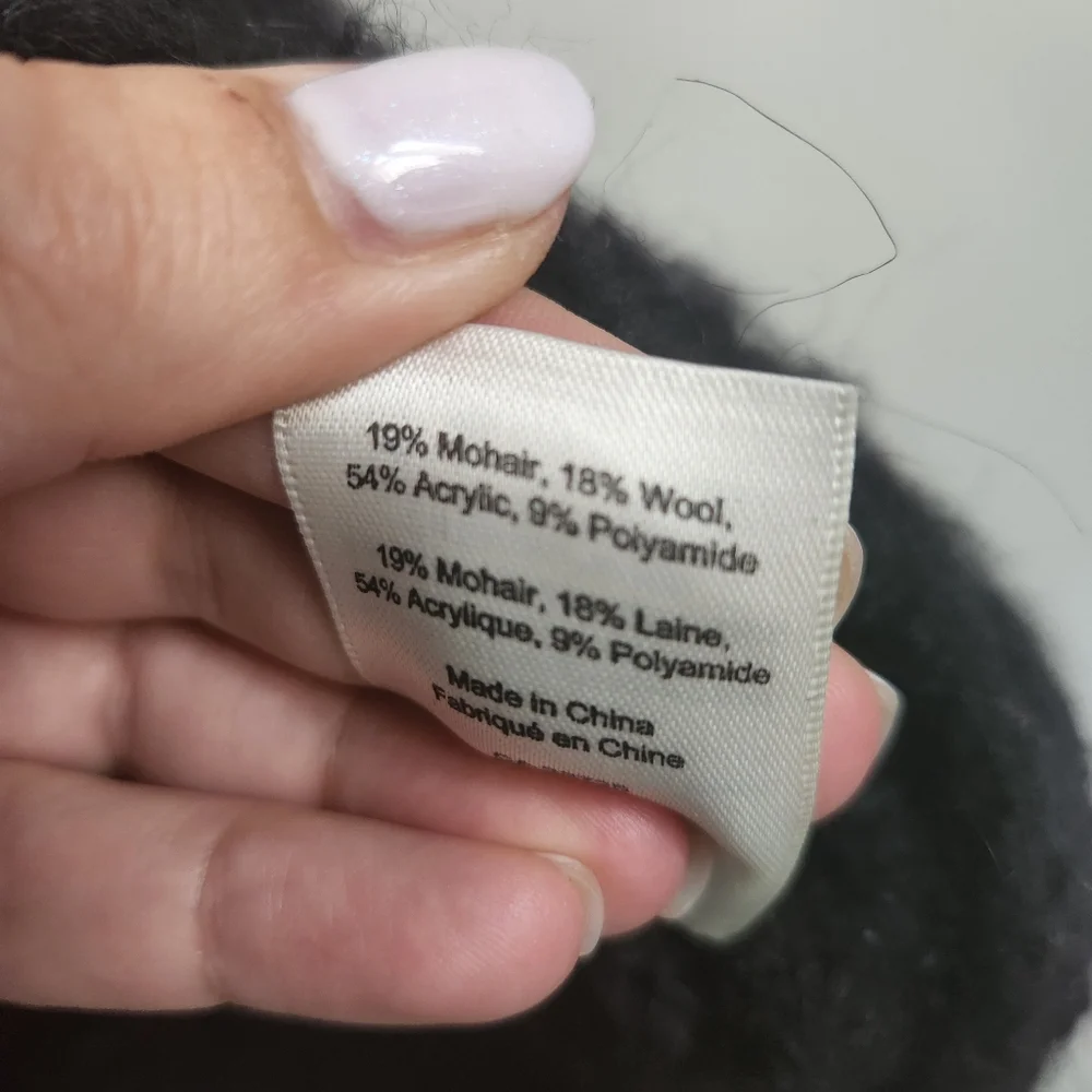 *SOLD* ARITZIA | WILFRED free sweater Kroes fuzzy mohair sz S - Picture 4 of 5